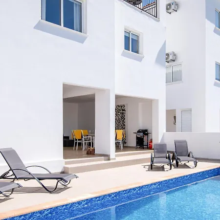 Perfect Villa With Pool And 4 Bedrooms In The Sunsets Of Cyprus Just For You * Tala