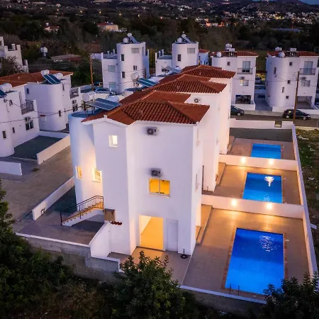 Perfect Villa With Pool And 4 Bedrooms In The Sunsets Of Cyprus Just For You *
