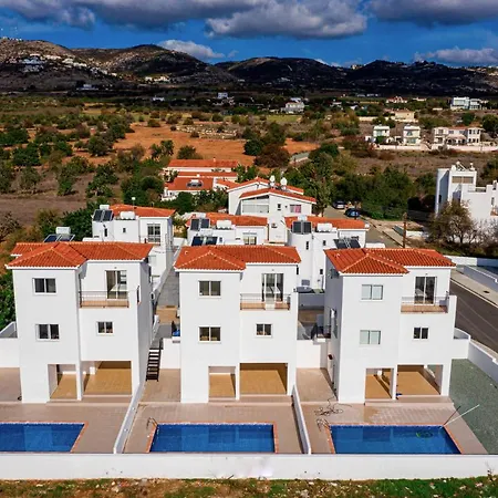 Perfect Villa With Pool And 4 Bedrooms In The Sunsets Of Cyprus Just For You Tala